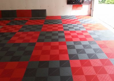Red-and-Grey-Checkerboard-Design-Garage